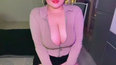 Snapshot of anora_sunny chatting on 07/18/26, 07:17 Any online show from 07/18/26, 07:17