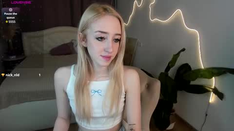 Anora online show from 02/11/26, 07:30