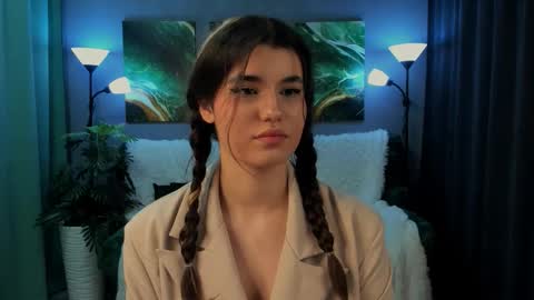 Snapshot of anoradark chatting on 09/14/25, 06:18 Anora online show from 09/14/25, 06:18