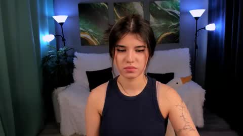 Snapshot of anoradark chatting on 09/23/25, 12:19 Anora online show from 09/23/25, 12:19