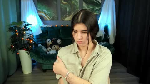 Snapshot of anoradark chatting on 10/10/25, 06:40 Anora online show from 10/10/25, 06:40