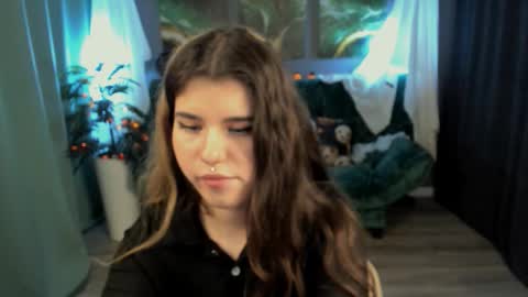 Snapshot of anoradark chatting on 10/15/25, 08:31 Anora online show from 10/15/25, 08:31