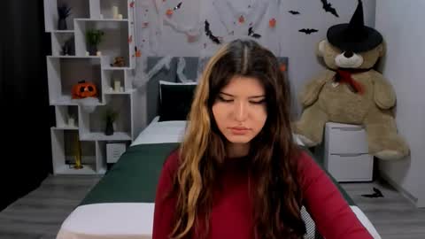 Snapshot of anoradark chatting on 11/01/25, 01:13 Anora online show from 11/01/25, 01:13