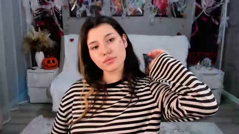 Snapshot of anoradark chatting on 11/07/25, 01:22 Anora online show from 11/07/25, 01:22