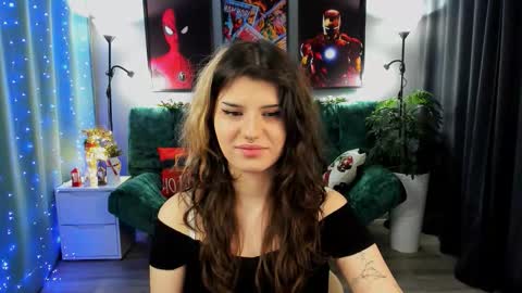 Snapshot of anoradark chatting on 12/15/25, 06:45 Anora online show from 12/15/25, 06:45