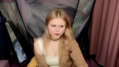 Snapshot of anoramore chatting on 11/26/25, 06:47 Anora online show from 11/26/25, 06:47