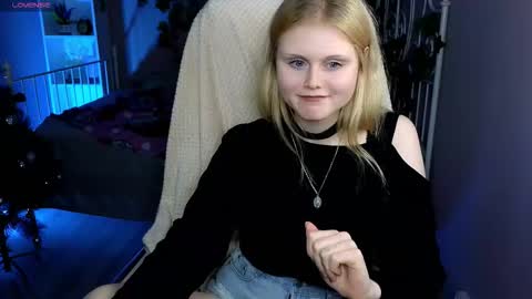 Snapshot of anoramore chatting on 12/14/25, 09:08 Anora online show from 12/14/25, 09:08