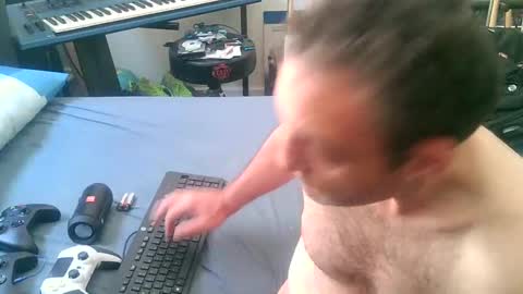Snapshot of anssyboy696 chatting on 01/24/25, 03:22 anssyboy696 online show from 01/24/25, 03:22