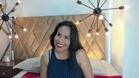 Snapshot of anthonelaa__ chatting on 05/05/26, 09:45 Anthonelaa online show from 05/05/26, 09:45