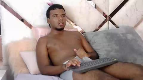 Snapshot of anthony_milleer chatting on 02/26/25, 09:37 anthony online show from 02/26/25, 09:37