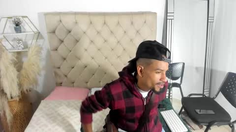 Snapshot of anthoy_wayans chatting on 09/27/25, 02:05       online show from 09/27/25, 02:05