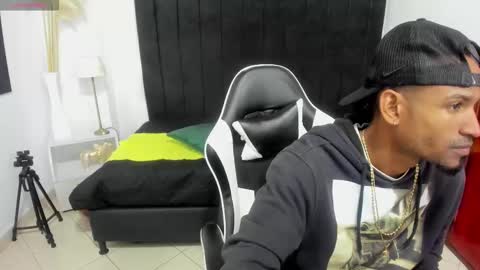       online show from 12/17/25, 12:16