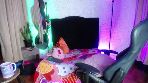 Snapshot of antia_x chatting on 10/15/25, 08:20 antia_x online show from 10/15/25, 08:20