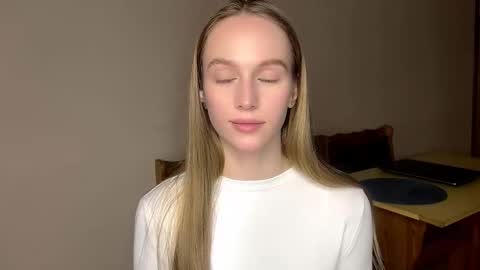 Snapshot of antionettepulgarin chatting on 02/06/26, 03:37 Viktoria online show from 02/06/26, 03:37