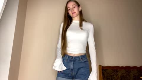 Snapshot of antionettepulgarin chatting on 02/11/26, 03:28 Viktoria online show from 02/11/26, 03:28