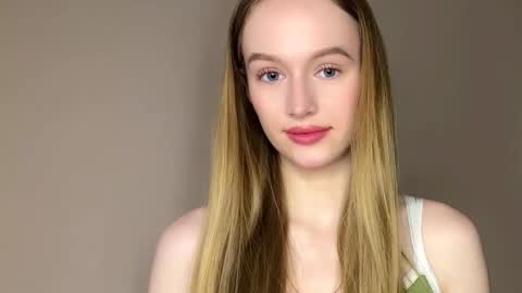 Snapshot of antionettepulgarin chatting on 02/18/26, 03:19 Viktoria online show from 02/18/26, 03:19