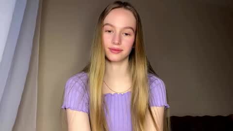 Snapshot of antionettepulgarin chatting on 02/22/26, 03:21 Viktoria online show from 02/22/26, 03:21