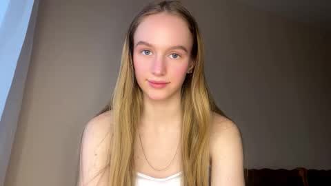 Snapshot of antionettepulgarin chatting on 02/28/26, 03:24 Viktoria online show from 02/28/26, 03:24