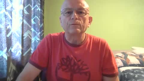 Snapshot of antmatt2025 chatting on 10/18/25, 12:06 antmatt2025 online show from 10/18/25, 12:06