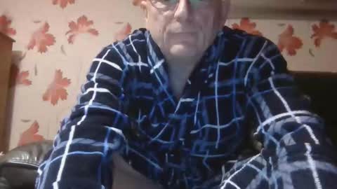 Snapshot of antmatt2025 chatting on 12/23/25, 08:34 antmatt2025 online show from 12/23/25, 08:34