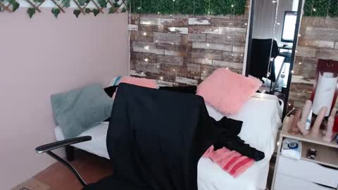 Snapshot of antolyh_c chatting on 03/04/25, 06:39 antolyh_c online show from 03/04/25, 06:39