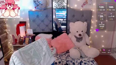 Snapshot of antolyh_c chatting on 09/16/25, 12:17 antolyh_c online show from 09/16/25, 12:17