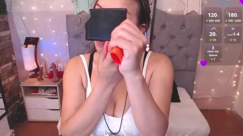 Snapshot of antolyh_c chatting on 11/21/25, 01:54 antolyh_c online show from 11/21/25, 01:54