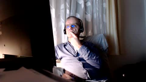 Snapshot of anton1957 chatting on 02/02/25, 10:06 anton online show from 02/02/25, 10:06