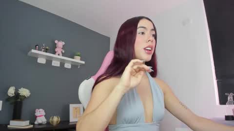 Snapshot of antonella_28_ chatting on 05/14/26, 08:37 Antonella online show from 05/14/26, 08:37