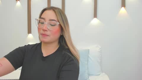 A N T O N E L L A  online show from 02/21/25, 01:44