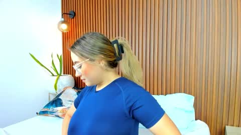 A N T O N E L L A  online show from 03/11/25, 12:11