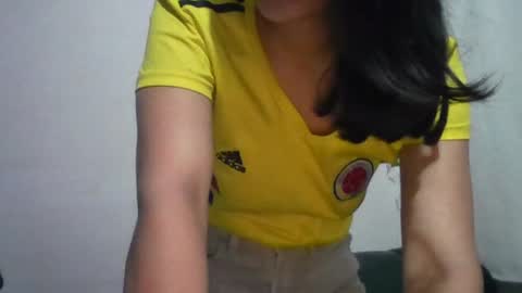 Snapshot of antonella_gomez22 chatting on 07/04/26, 04:40 Antonella online show from 07/04/26, 04:40