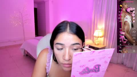 Snapshot of antonella_grayy chatting on 01/04/25, 02:14 Antonella Grayy online show from 01/04/25, 02:14
