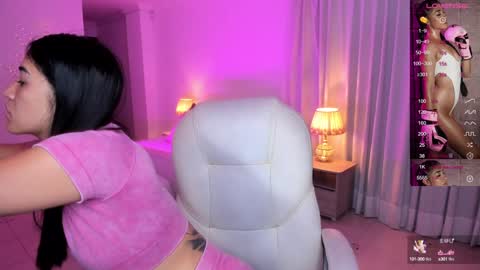 Snapshot of antonella_grayy chatting on 01/06/25, 10:57 Antonella Grayy online show from 01/06/25, 10:57