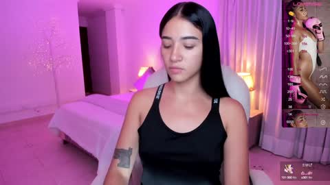 Snapshot of antonella_grayy chatting on 01/13/25, 10:58 Antonella Grayy online show from 01/13/25, 10:58