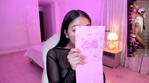 Snapshot of antonella_grayy chatting on 01/13/25, 02:00 Antonella Grayy online show from 01/13/25, 02:00