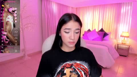 Snapshot of antonella_grayy chatting on 01/20/25, 02:03 Antonella Grayy online show from 01/20/25, 02:03