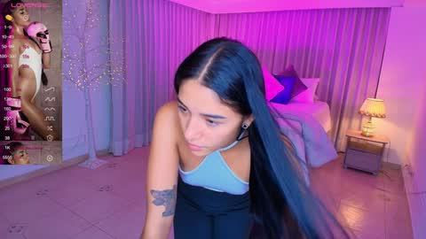Snapshot of antonella_grayy chatting on 01/30/25, 11:01 Antonella Grayy online show from 01/30/25, 11:01