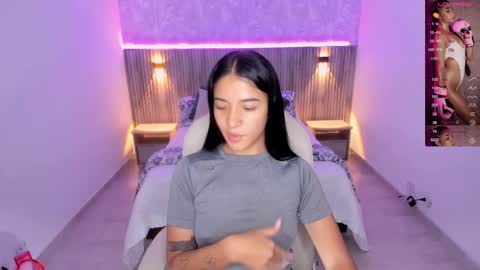Snapshot of antonella_grayy chatting on 02/10/25, 11:04 Antonella Grayy online show from 02/10/25, 11:04