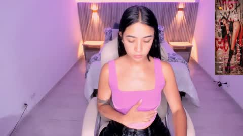 Snapshot of antonella_grayy chatting on 02/11/25, 10:59 Antonella Grayy online show from 02/11/25, 10:59