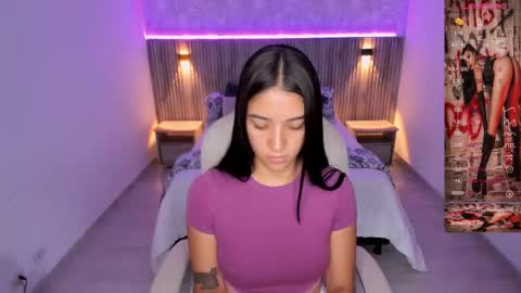 Snapshot of antonella_grayy chatting on 02/14/25, 11:10 Antonella Grayy online show from 02/14/25, 11:10