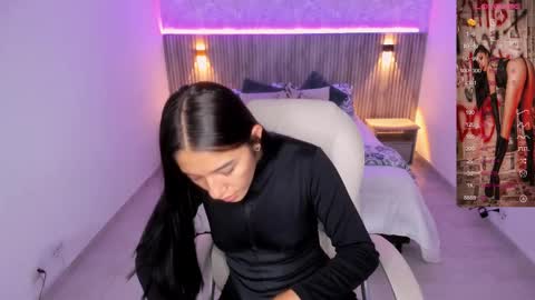 Snapshot of antonella_grayy chatting on 02/18/25, 11:00 Antonella Grayy online show from 02/18/25, 11:00