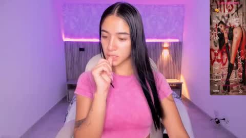 Snapshot of antonella_grayy chatting on 02/20/25, 10:59 Antonella Grayy online show from 02/20/25, 10:59