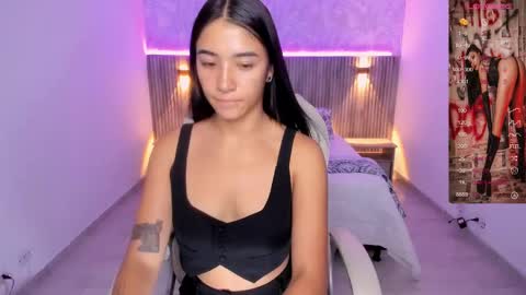 Snapshot of antonella_grayy chatting on 03/03/25, 11:00 Antonella Grayy online show from 03/03/25, 11:00