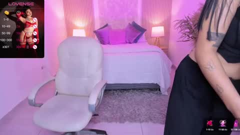 Snapshot of antonella_grayy chatting on 09/18/25, 11:01 Antonella Grayy online show from 09/18/25, 11:01