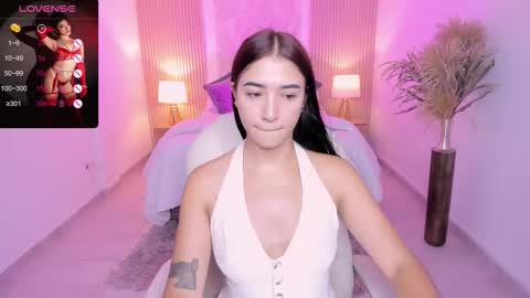 Snapshot of antonella_grayy chatting on 09/20/25, 11:00 Antonella Grayy online show from 09/20/25, 11:00