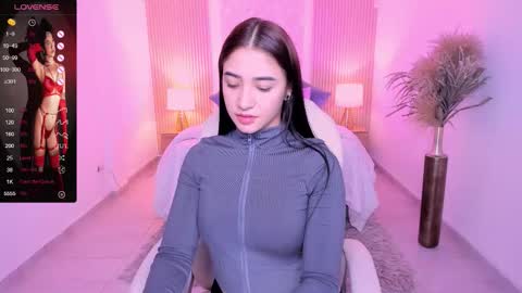 Snapshot of antonella_grayy chatting on 10/07/25, 11:07 Antonella Grayy online show from 10/07/25, 11:07