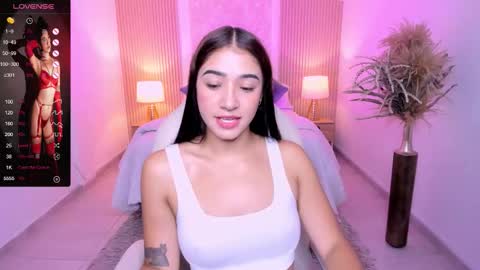 Snapshot of antonella_grayy chatting on 10/21/25, 01:23 Antonella Grayy online show from 10/21/25, 01:23
