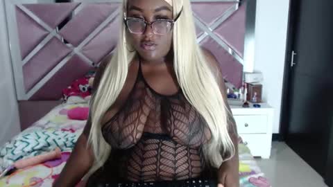 AntonellaLenox online show from 10/22/25, 05:19