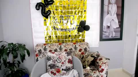 Snapshot of antonella_mcry chatting on 07/04/26, 01:17 antonella online show from 07/04/26, 01:17